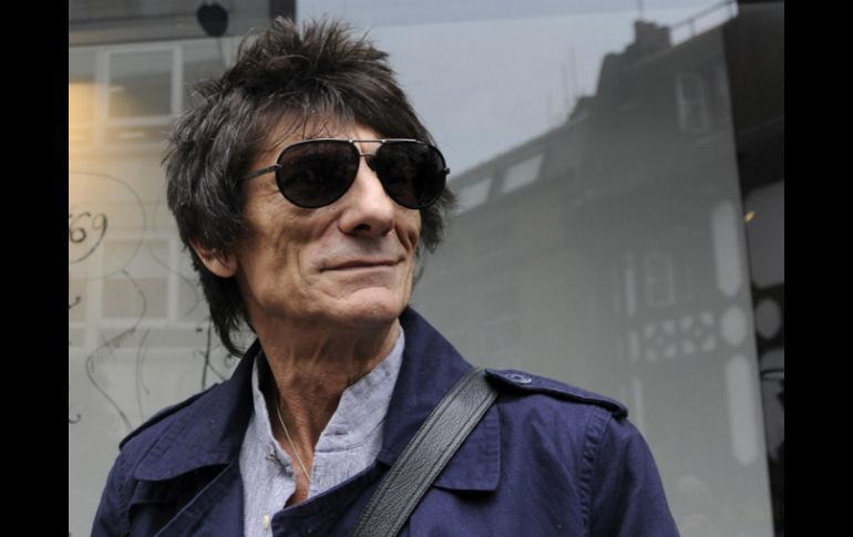 La galería exhibe 87 obras del artista en la muestra ''Ronnie Wood: una retrospectiva de 50 años de Rock and Roll''. EFE  /