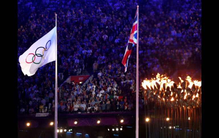 Objetos utilizados tanto en la ceremonia como en las actividades deportivas están en subasta. XINHUA  /