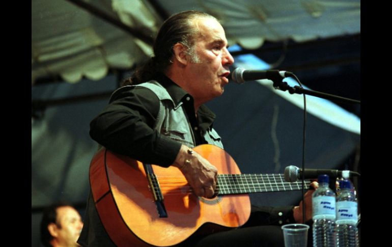 Óscar Chávez lleva 15 años ofreciendo estos recitales en el Auditorio Nacional. ARCHIVO  /