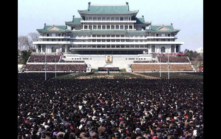 Memorial nacional celebrado en la Plaza Kim Il Sung en Pyongyang, Corea del Norte. ARCHIVO  /