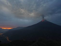 El volcán Tungurahua, en el centro de los andes de Ecuador. ARCHIVO  /