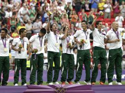 Los ganadores de la medalla de oro del torneo de futbol de los Juegos Olímpicos de Londres 2012. ARCHIVO  /