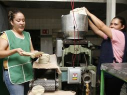 Actualmente, el precio de la tortilla se encuentra entre los 11 y 13 pesos el kilo. ARCHIVO  /