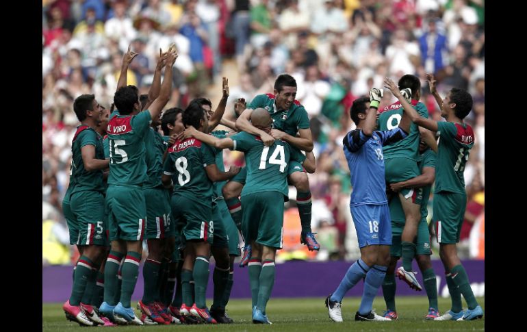 Oro en futbol. La selección olímpica consiguió el único oro en la justa para la delegación. ARCHIVO  /