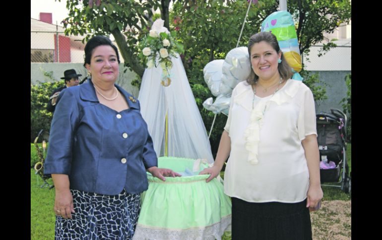 Madre e hija. Esmeralda Orozco de Orozco y Firenze Orozco de González.  /