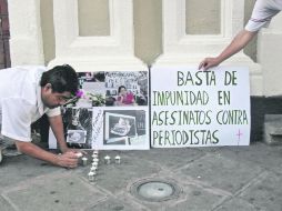 A raíz de los múltiples asesinatos de periodistas en Veracruz, reporteros protestaron en mayo en la Ciudad de México. EL UNIVERSAL  /