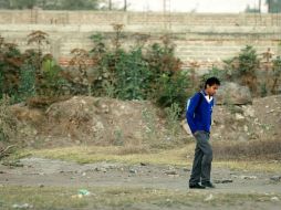 Los alumnos tomaban clases en tres salones con techo de lámina, sin baños y sin drenaje. ARCHIVO  /