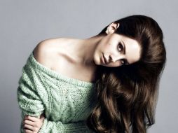 Un suéter en angora, el rostro de Lana del Rey y una campaña con buenos augurios para H&M. EFE  /