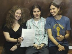 La condena a la expresión política por medio artístico de las Pussy Riot ha levantado reacciones en todo el mundo. EFE  /