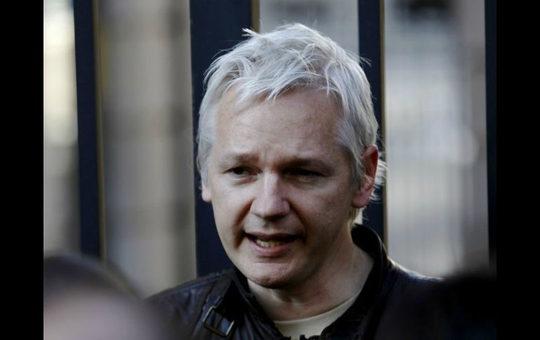 A pesar de tener asilo, autoridades británicas afirman que aprovecharán cualquier oportunidad para detener a Julian Assange. ARCHIVO  /