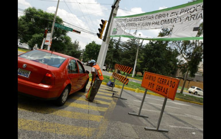 Las rutas alternas que se sugiere a los automovilistas son: Novelistas, Naciones Unidas, Patria, Periférico e incluso Vallarta.  /