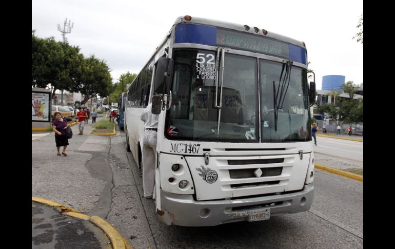 El líder de la Alianza de Camioneros, Jorge Higareda Magaña,  junto a sus hermanos e hijos acumulan más de 20 concesiones.  /