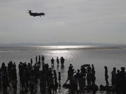 El operativo de búsqueda del ministro del Interior filipino, Jesse Manalastas Robredo , en la costa de Masbate. EFE  /