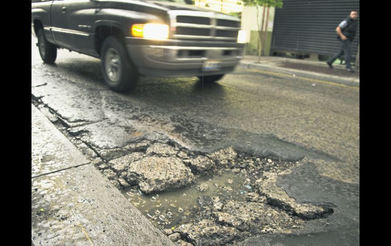 Un rey en el centro. Peatones y empleados de la calle Juan Manuel conocen bien al persistente vecino.  /