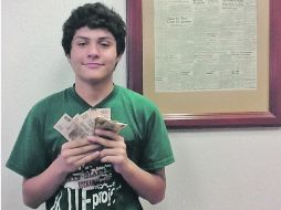 Feliz. Alan Jossué Buenrostro Ruedas es el ganador de la cuarta semana.  /