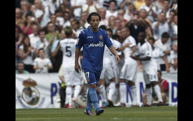 Imagen de Andrés Guardado en su debut con Valencia ante el Real Madrid. ARCHIVO  /