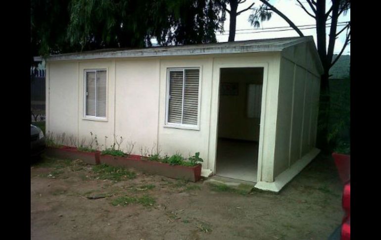 Para construir una casa se necesitan dos toneladas de plástico, con lo que se salvan, 20 árboles de ser talados.  /