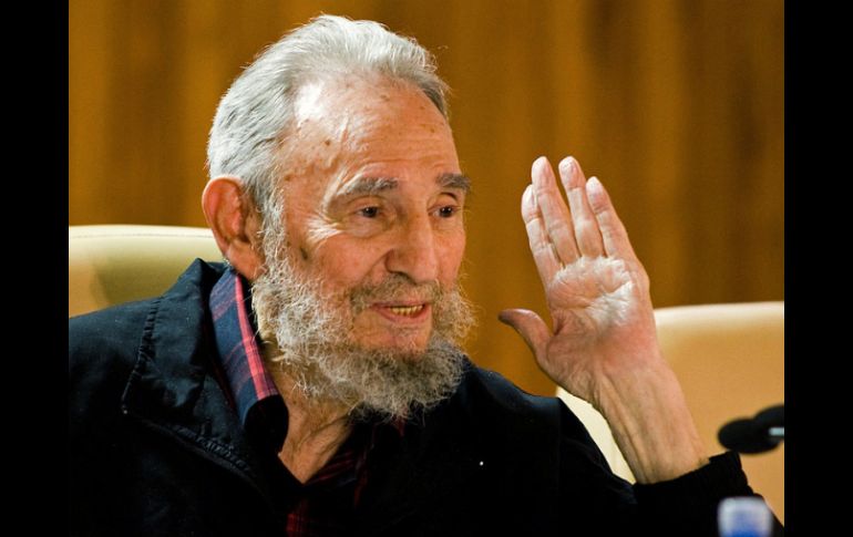 El ex presidente cubano, Fidel Castro, también está muy al pendiente del caso Julian Assange, comenta el bloguero Yohardry. ARCHIVO  /