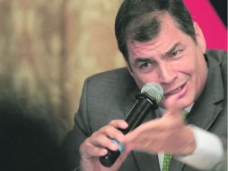 Rafael Correa, presidente de Ecuador, ha amenazado con romper relaciones con Reino Unido si la embajada en Londres es invadida. AP  /