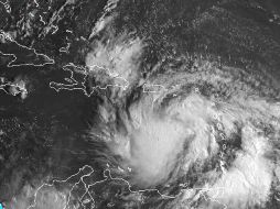 El Servicio Meteorológico Nacional emitió un aviso de huracán y una advertencia de tormenta tropical. REUTERS.  /