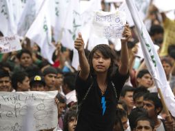 Los estudiantes lanzaban consugnas en contra del ''camionazo''.  /