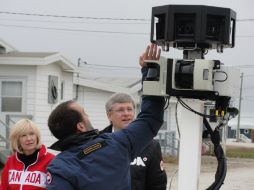 El Primer ministro canadiense se unió a la iniciativa cuando  el equipo de Street View llegó a la zona de Cambridge Bay.  AFP  /