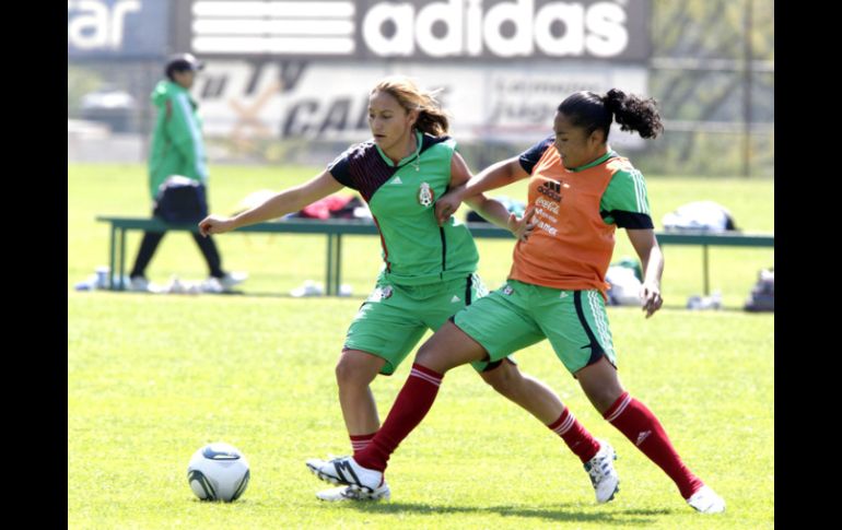 El equipo mexicano busca la clasificación a la segunda fase de la Copa del Mundo de Futbol Femenil Juvenil de Japón 2012. ARCHIVO  /