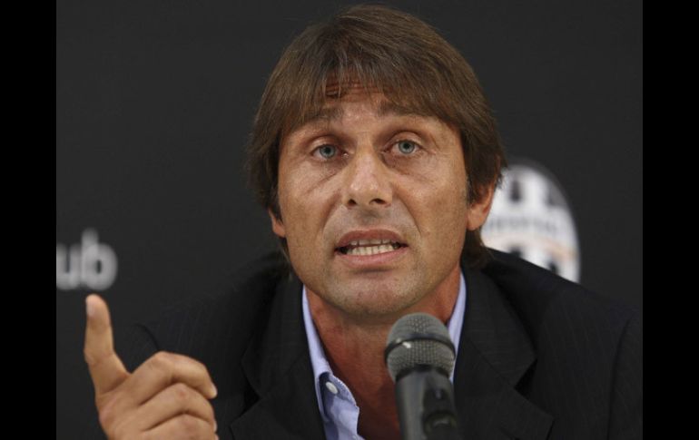 El técnico Antonio Conte, de la Juventus, arranca la temporada envuleto en un escandalo judicial. AP  /