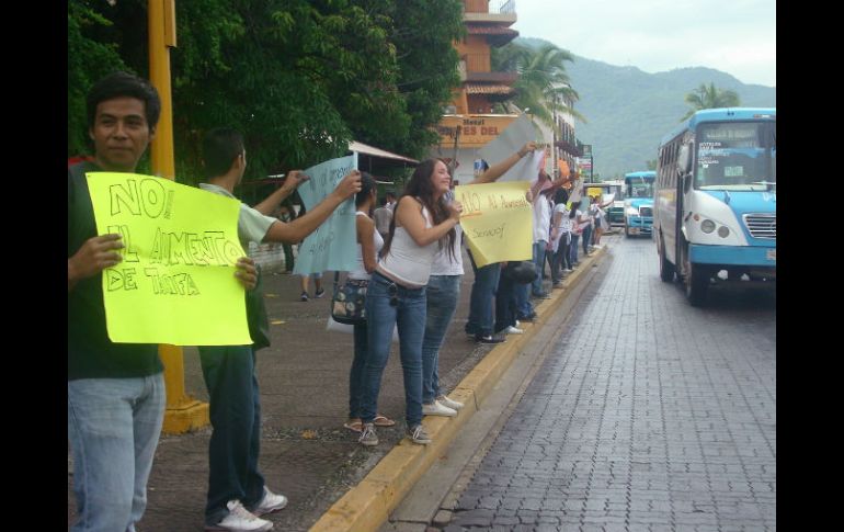 Participaron estudiantes de preparatorias de Ixtapa, Regional y del Centro Universitario de la Costa de la UdeG.  /