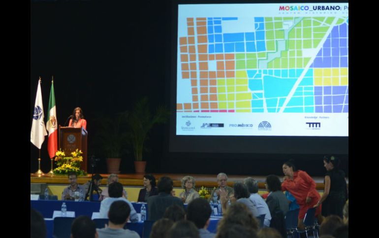 La reunión se llevó a cabo en el Auditorio Pedro Arrupe. ESPECIAL  /