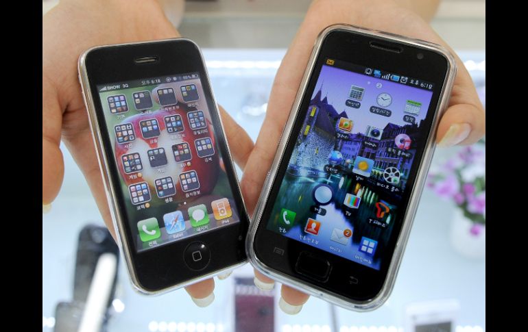 Las similitudes entre los ''gadgets'' de Samsung y Apple son muy notorias. AFP  /