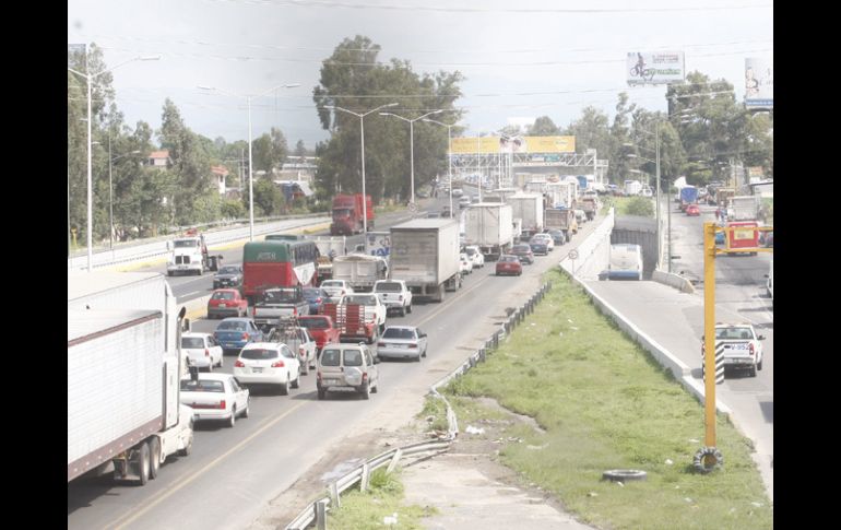 No se registraron heridos en los sucesos, aunque sí severos retrasos para paseantes y vehículos.  /