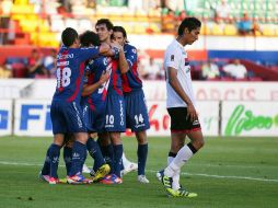 Los jugadores del Atlante celebran el gol que les dio la victoria ante el Atlante. MEXSPORT  /