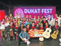 Folclor. Con la algarabía de la danza de México, el Grupo Folclórico del Campus Guadalajara obtuvo la máxima presea del Duka Fest.  /