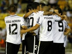 Los jugadores de Valencia celebran tras uno de los goles contra La Coruña. ARCHIVO  /