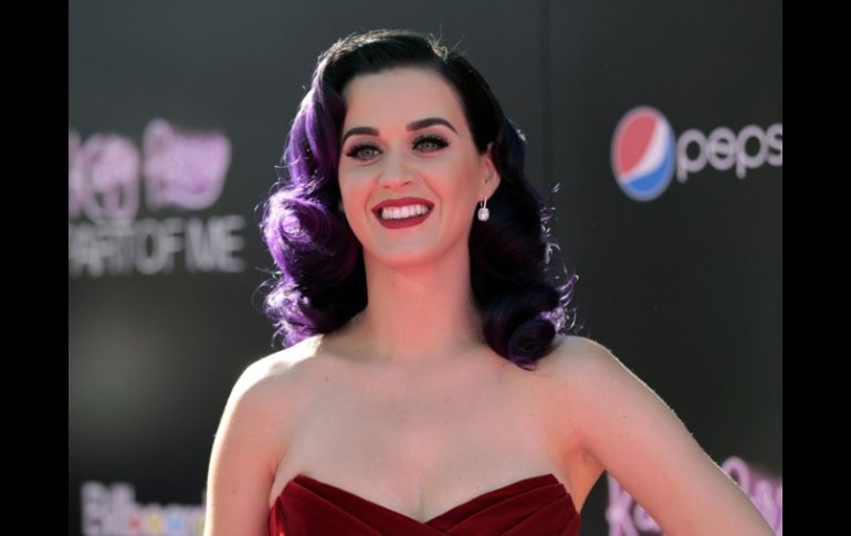 Katy Perry ya había sido captada con Robert antes de que ella se casara con Russell Brand. ARCHIVO  /