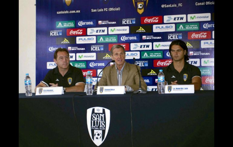 De izquierda a derecha, Álex Aguinaga, Enrique Borja y Mario Hernandez durante la presentación. EL UNIVERSAL  /