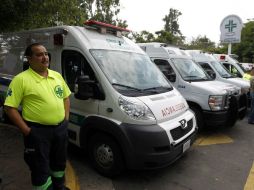 Entrega de 17 ambulancias a la Cruz Verde.  /