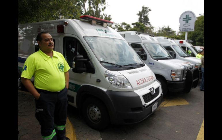 Entrega de 17 ambulancias a la Cruz Verde.  /