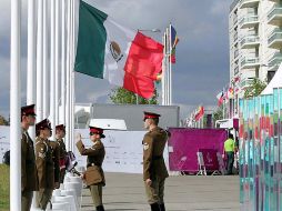 La bandera de México fue izada en la Villa Paralímpica. MEXSPORT  /