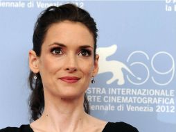 La actriz estadounidense Winona Ryder posa para los medios durante la presentación de la película 'The Iceman'. EFE  /