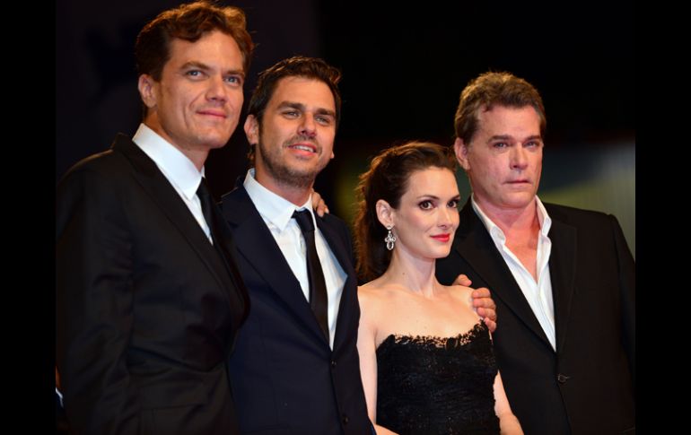 ELENCO. Michael Shannon, Ariel Vromen, Winona Ryder y Ray Liotta ganaron la atención en el festival italiano.  AFP  /