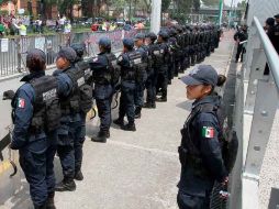 Manifestantes continúan a las afueras del TEPJF, en rechazo al fallo que declaró válida la elección presidencial de Peña Nieto. NTX  /