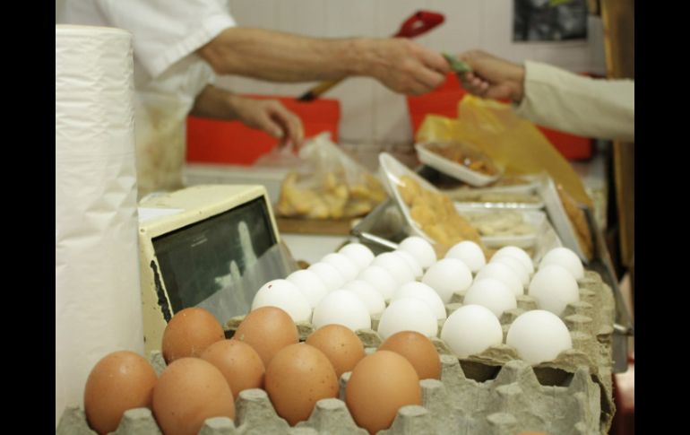 Sí hay abasto de huevo en el mercado doméstico, pero hay un problema derivado del gran faltante del huevo nacional. ARCHIVO  /