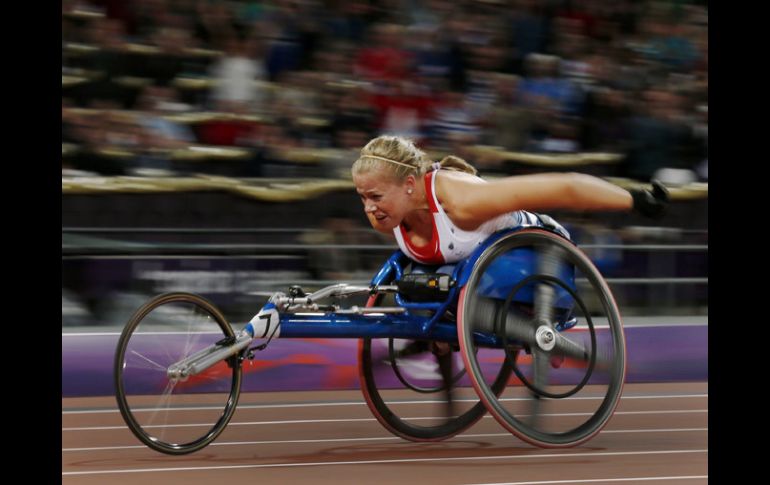 Hannah Cockroft logró este  viernes el primer récord paralímpico en el estadio olímpico. AP  /