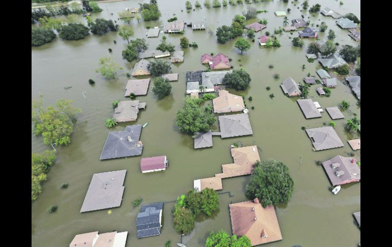 En Braithwaite, Louisiana, cientos de viviendas permanecen sumergidas, ante la inundación provocada por “Isaac”. AP  /