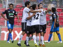 Los Potros festejan el gol con el que vencieron al Querétaro. MEXSPORT  /