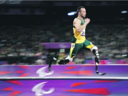 Veloz. Oscar Pistorius, durante la prueba de 200 metros.  /