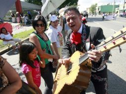 Los presentes vitorearon a charros, caballos, mariachis, escaramuzas y  ballets folclóricos por más de una hora. NTX  /