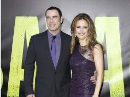 John Travolta y su esposa Kelly Preston en la premier de Salvajes, en Los Ángeles. ARCHIVO  /